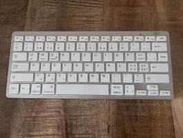 Clavier Bluetooth ISY IBK-1000-CH (Layout Suisse QWERTZ)