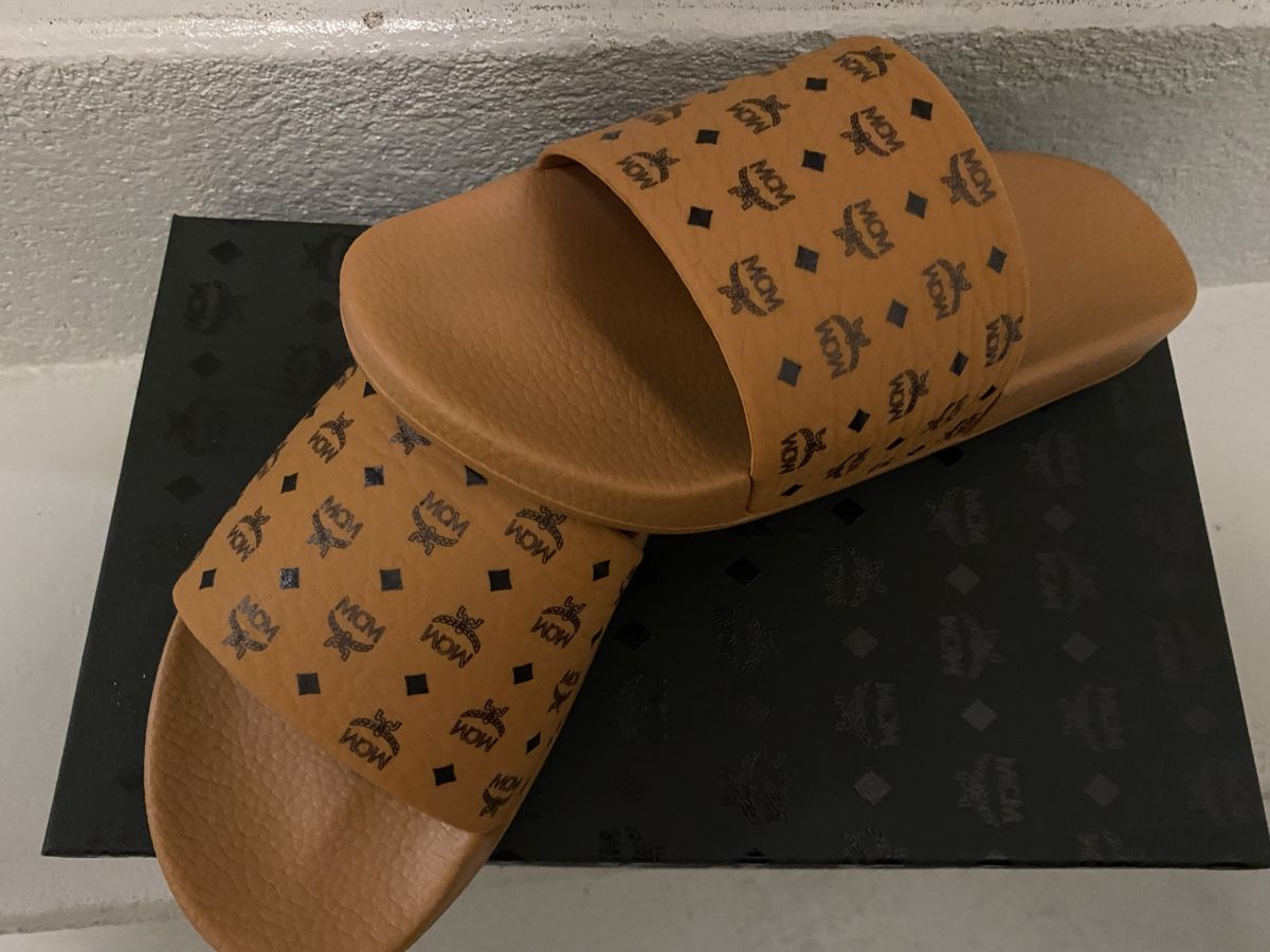 Mcm Scarpe da uomo: MCM Slider,Beach,Adiletten,NEU,Gr43 – Nuovo e nell'imballaggio originale da Greifensee venduto da Chris286 1