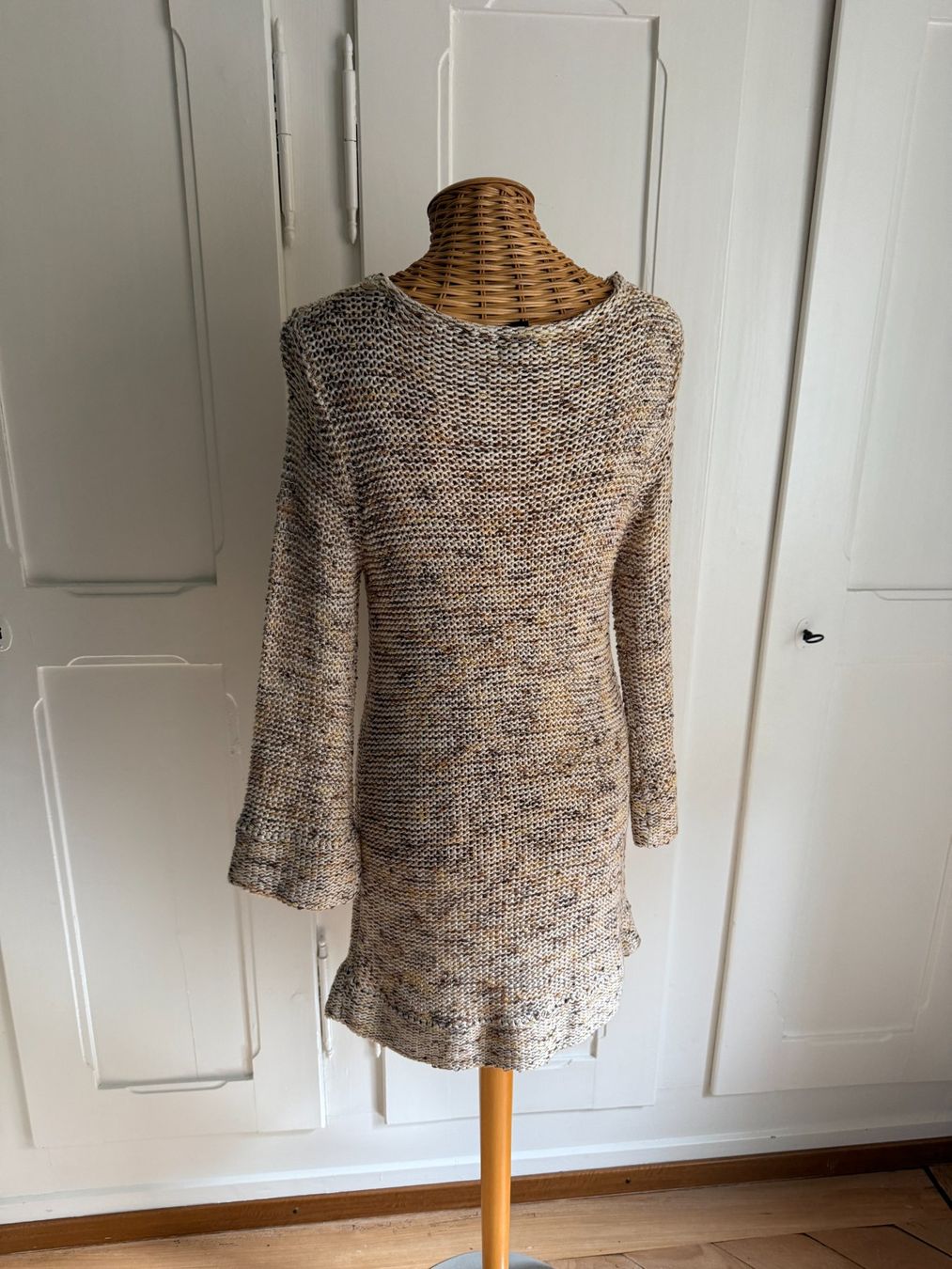 Robes: BCBGMAXAZRIA - Strickkleid erdtonfarben L – D'occasion à Zürich par Diazaio 2