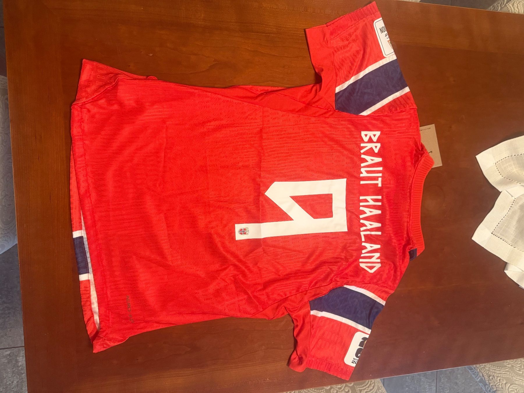 Nike Leibchen & Hosen: Neues Haaland WM Trikot – Neu und originalverpackt aus Allschwil von lor_6cgq 1