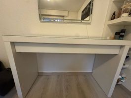 Coiffeuse et miroir 