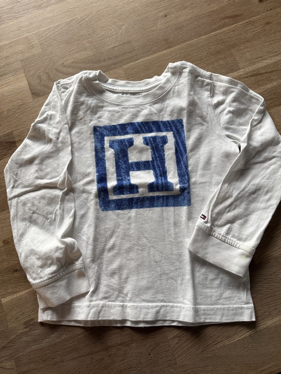 Tommy Hilfiger Maglioni & Felpe: Tommy Hilfiger Pulli, Grösse 4T/104 – Usato da Hinteregg venduto da Jazz-C