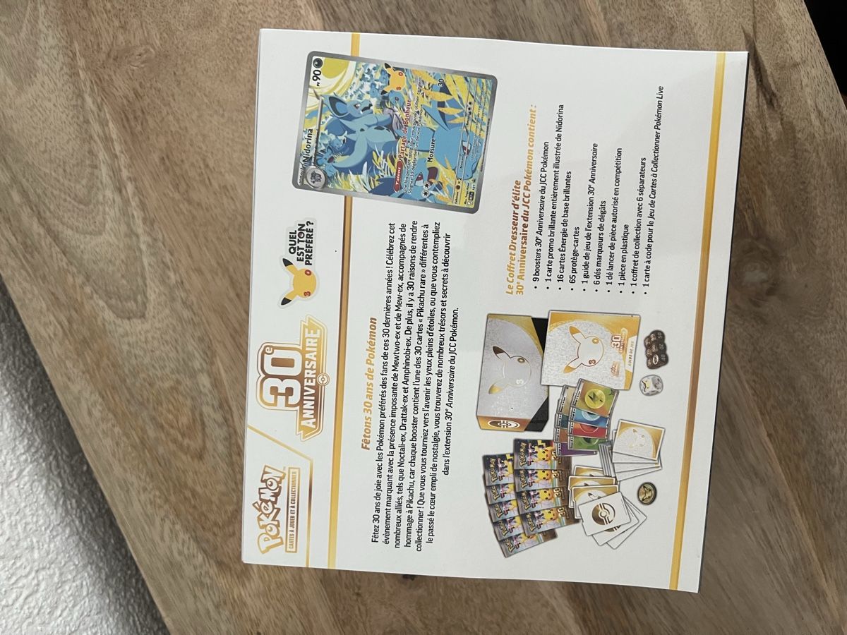 Pokémon Cartes à collectionner: ETB 30ans  – Neuf avec emballage d'origine à Petit-Lancy par rox_g2nv 1