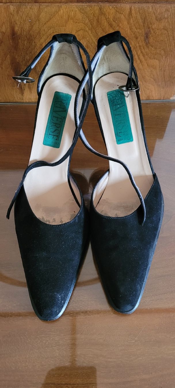 Scarpe da donna: italienische Pumps, Wildleder – Usato da Bassecourt venduto da Niame