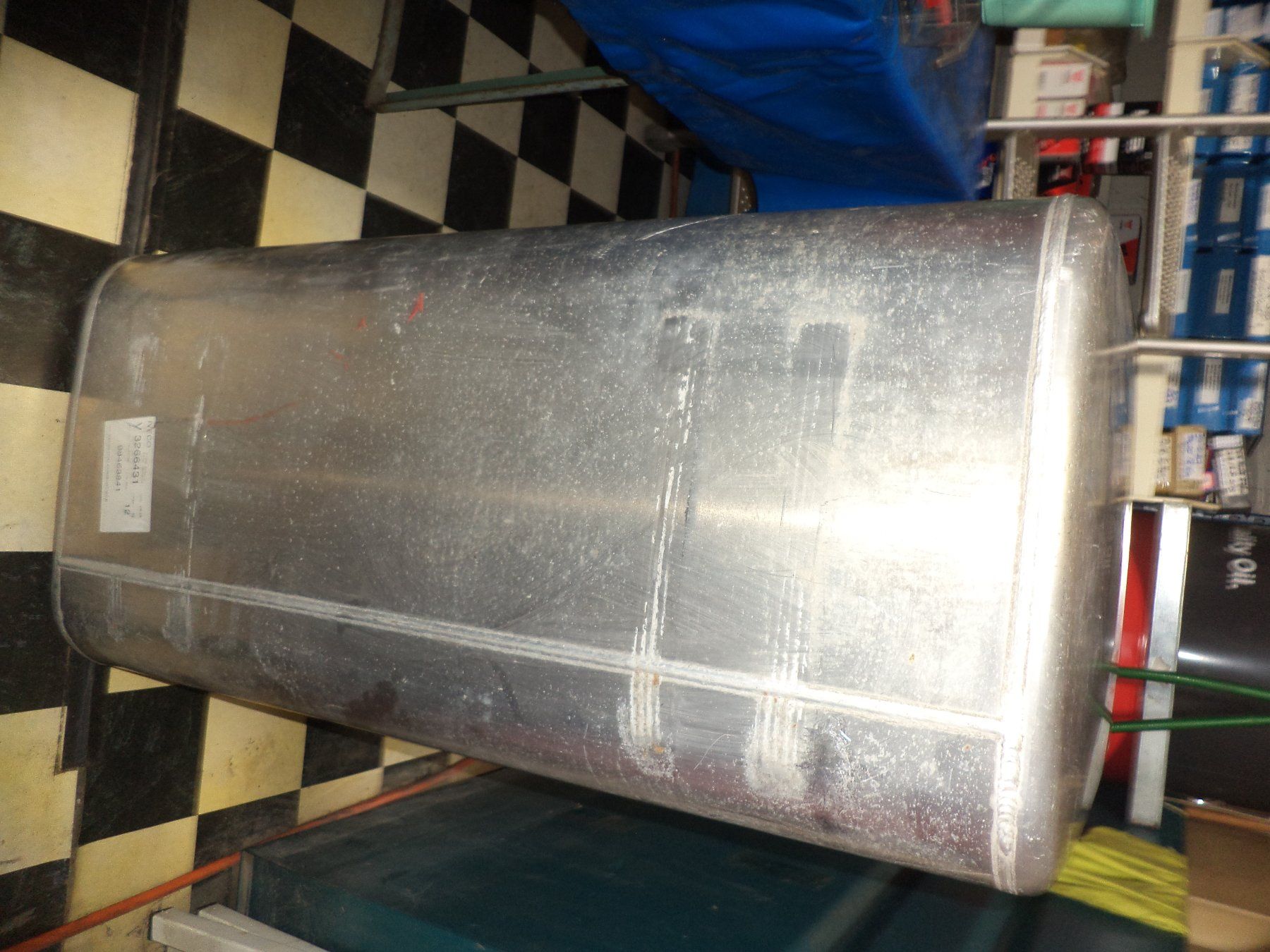 Accessori per altri veicoli: Aluminium Dieseltank - oder ev. auch Anderes – Usato da Oetwil am See venduto da Avenger07 7