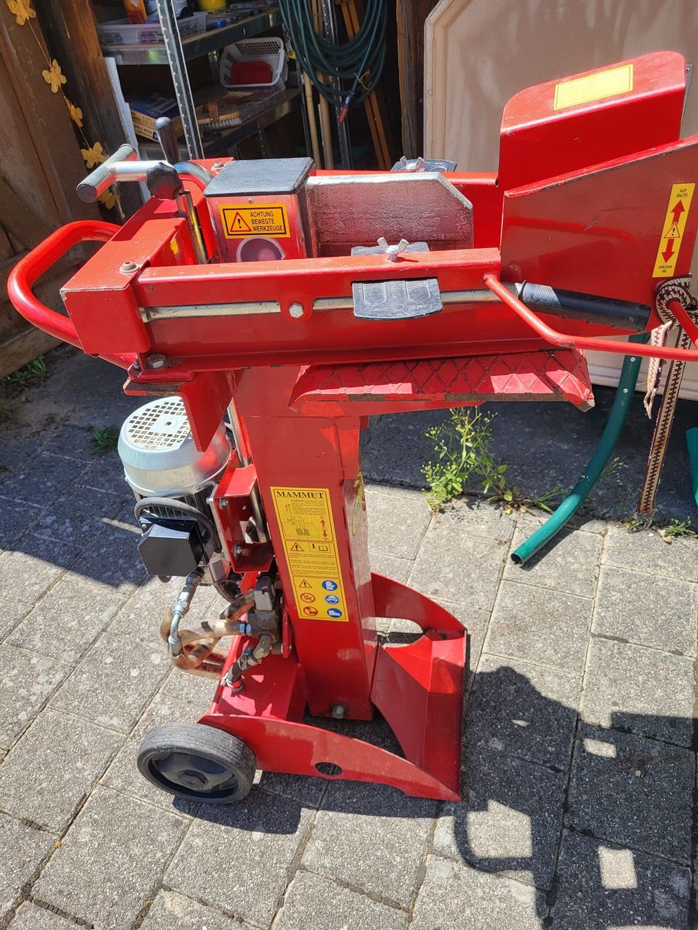 Tutte le macchine: Kast Holzspalter Preus verhandelbar abholbar in Wolfhalden – Usato da Wittenbach venduto da ValentinaG 1
