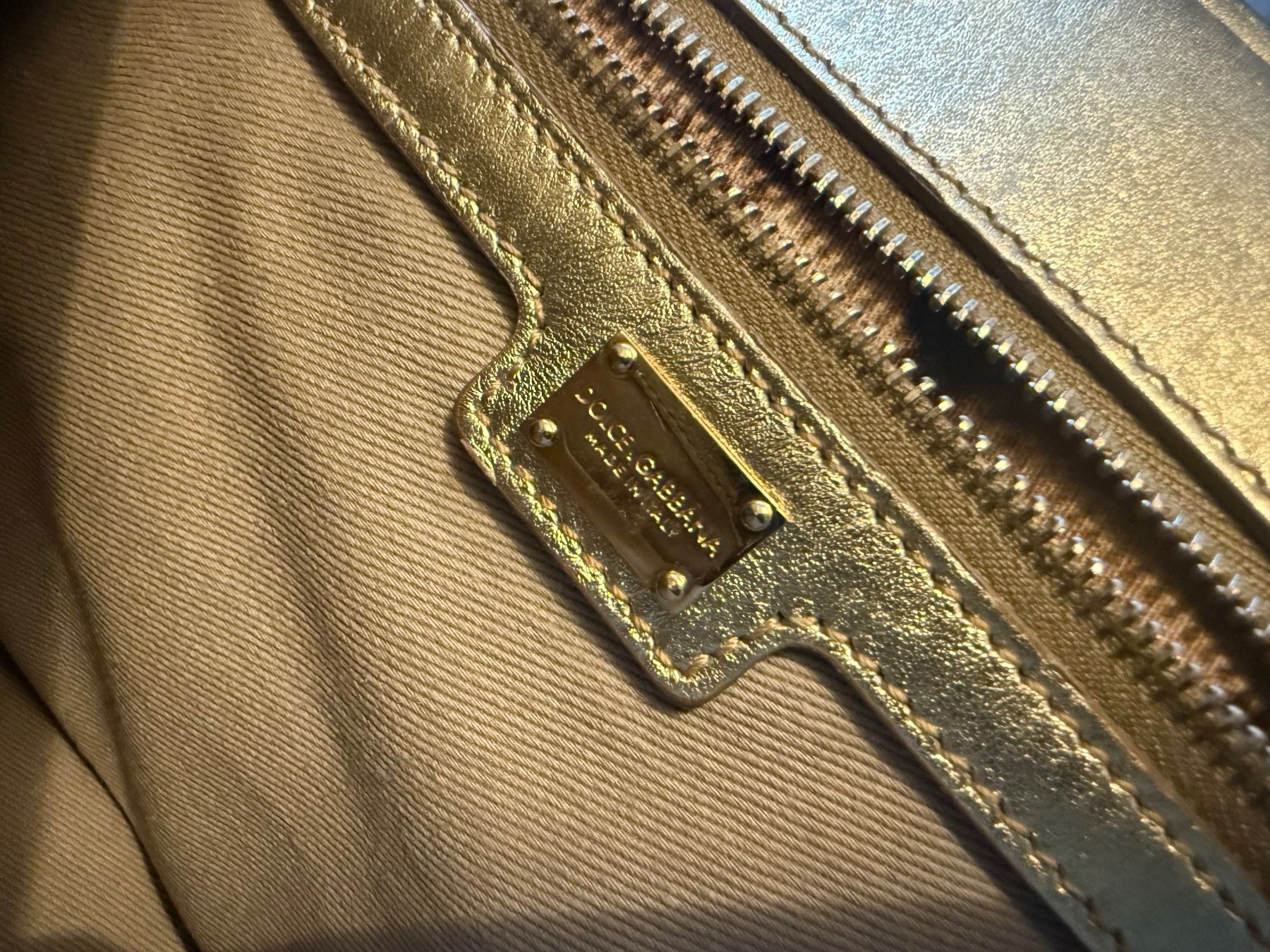 Dolce & Gabbana Taschen für Damen: Dolce and Gabanna Sicily Gold Bag – Gebraucht aus Châtelaine von Veradat 6