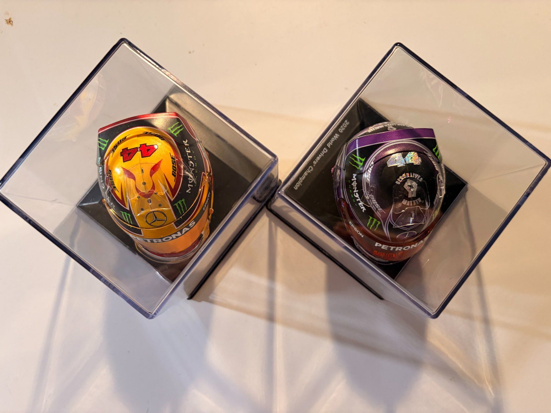 Modellbausätze & Standmodelle: Lewis Hamilton 2017 & 2020 mini helmets – Gebraucht aus Muttenz von sop_v5db 3