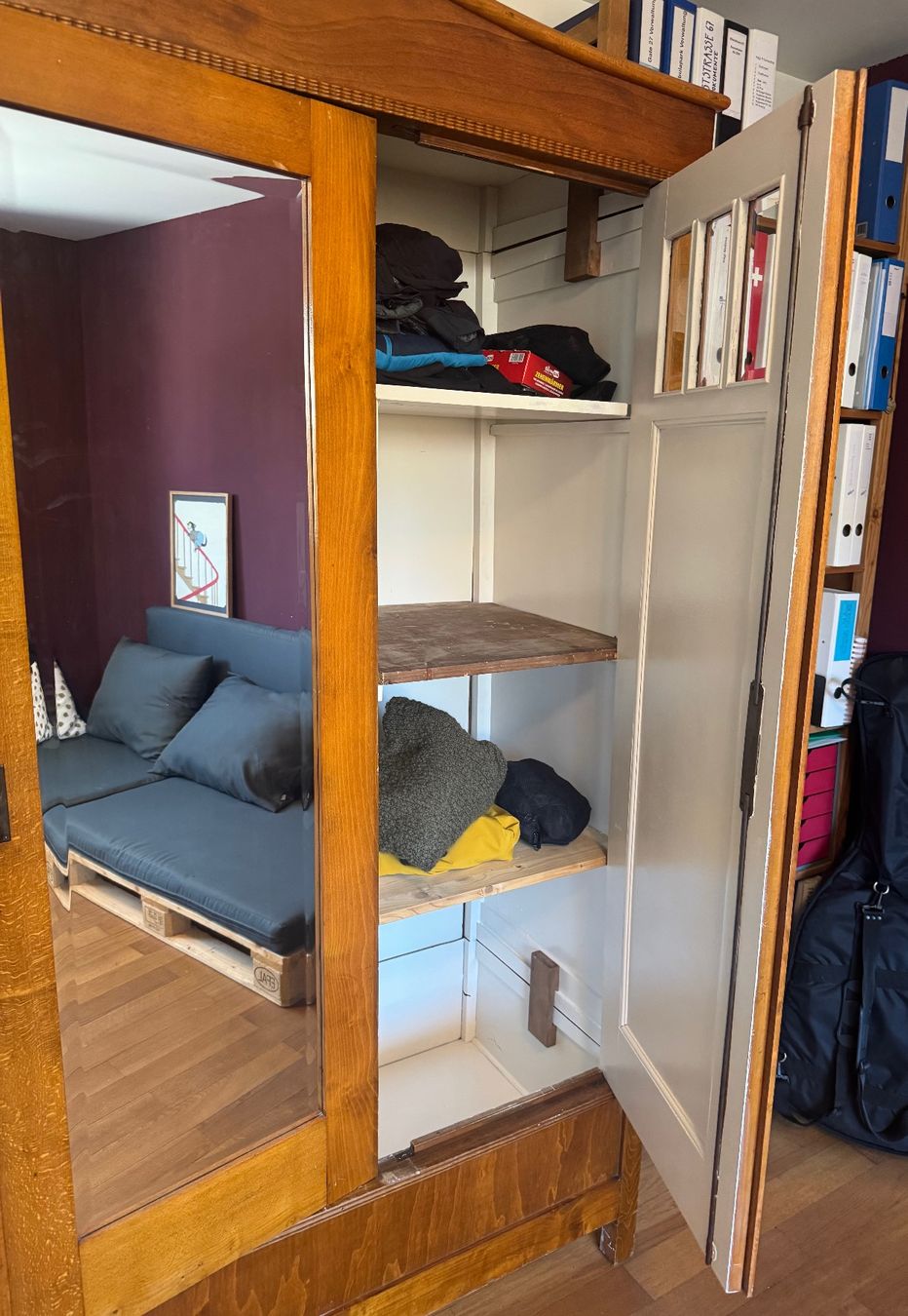 Armadi: antiker Schrank – Usato da Winterthur venduto da Kae234 5