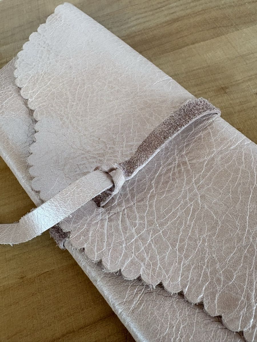 Altro in  Abbigliamento & Accessori: Brillen Etui aus Leder / rosa – Nuovo (secondo la descrizione) da Rümlang venduto da SchumBru10 3