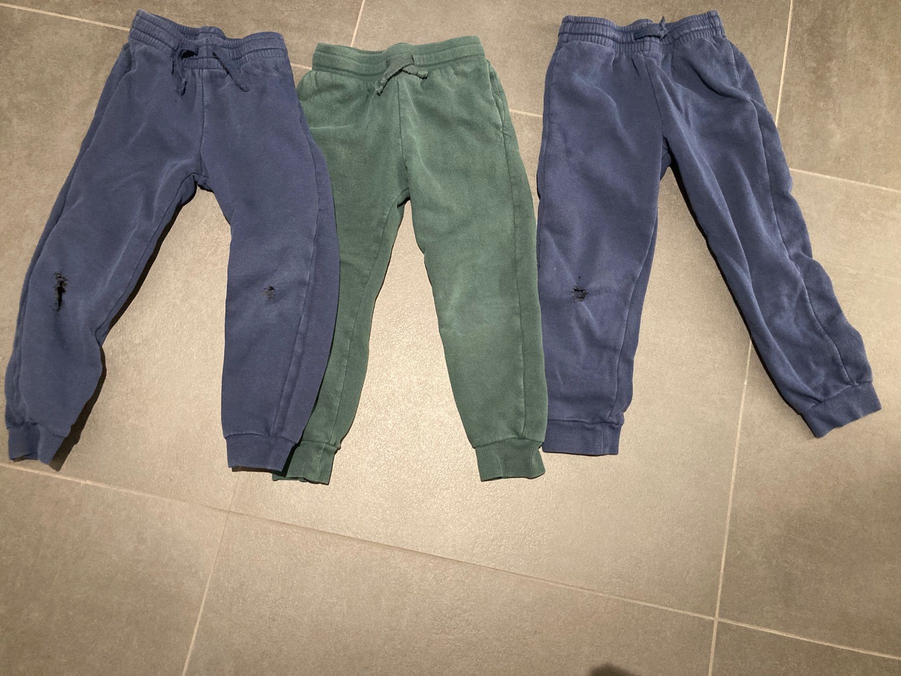 H&M Pantaloni: 3 x Trainerhose – Usato da Bülach venduto da Stellina72