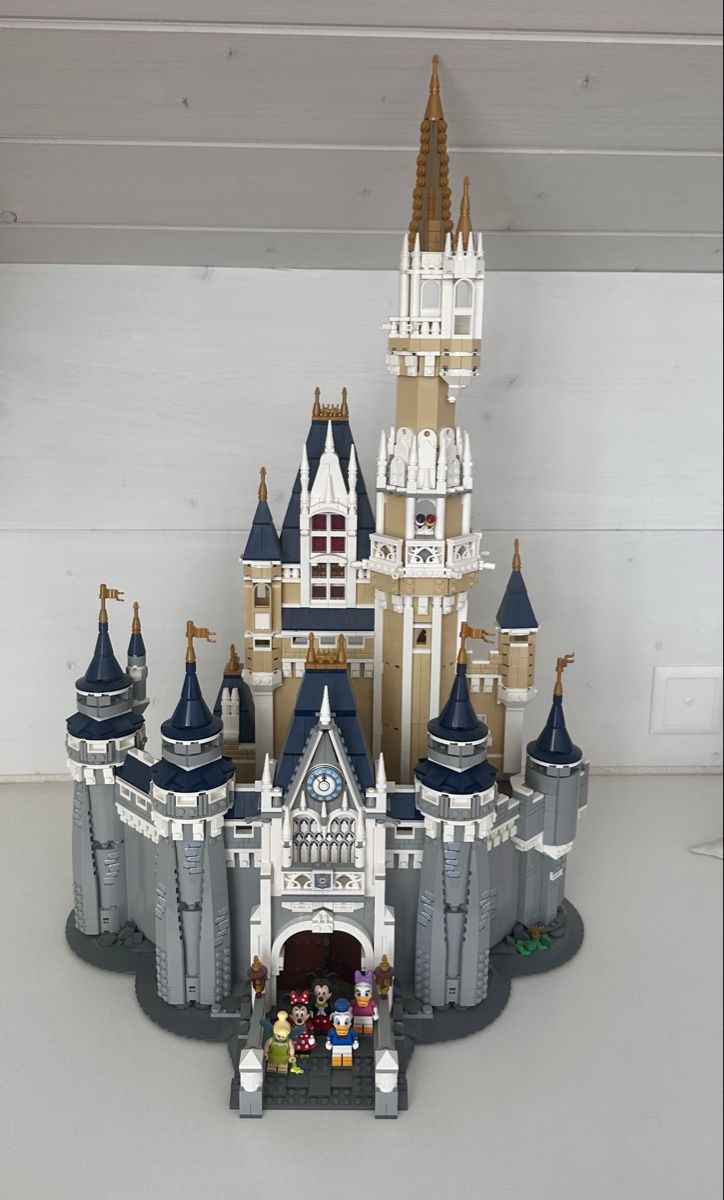 Lego Giocattoli: Lego Disney Schloss – Usato da Dietlikon venduto da Fluschi