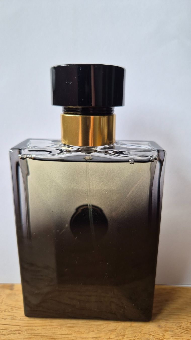 Versace Profumi & Eau de Toilette: Versace Oud Noir (Eau de Parfum) 100ml – Nuovo (secondo la descrizione) da Wikon venduto da Overspeed 1