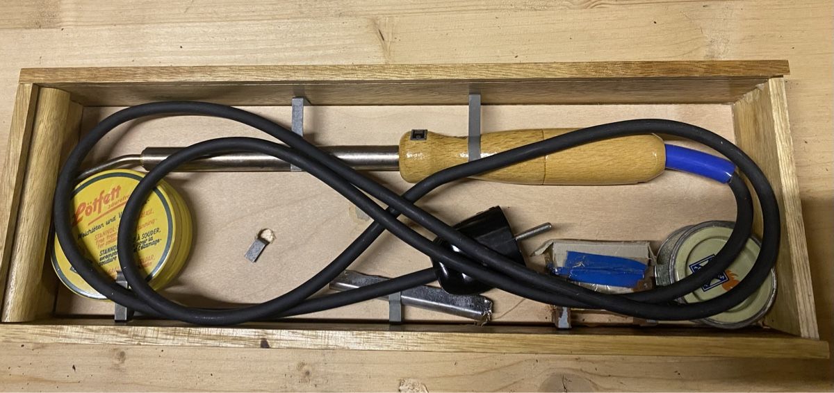 Tutti gli attrezzi: Lötkolben mit Holzgriff – Usato da Ennenda venduto da ZiskaGL 1