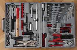 grosser Werkzeugkoffer Steckschlüssel