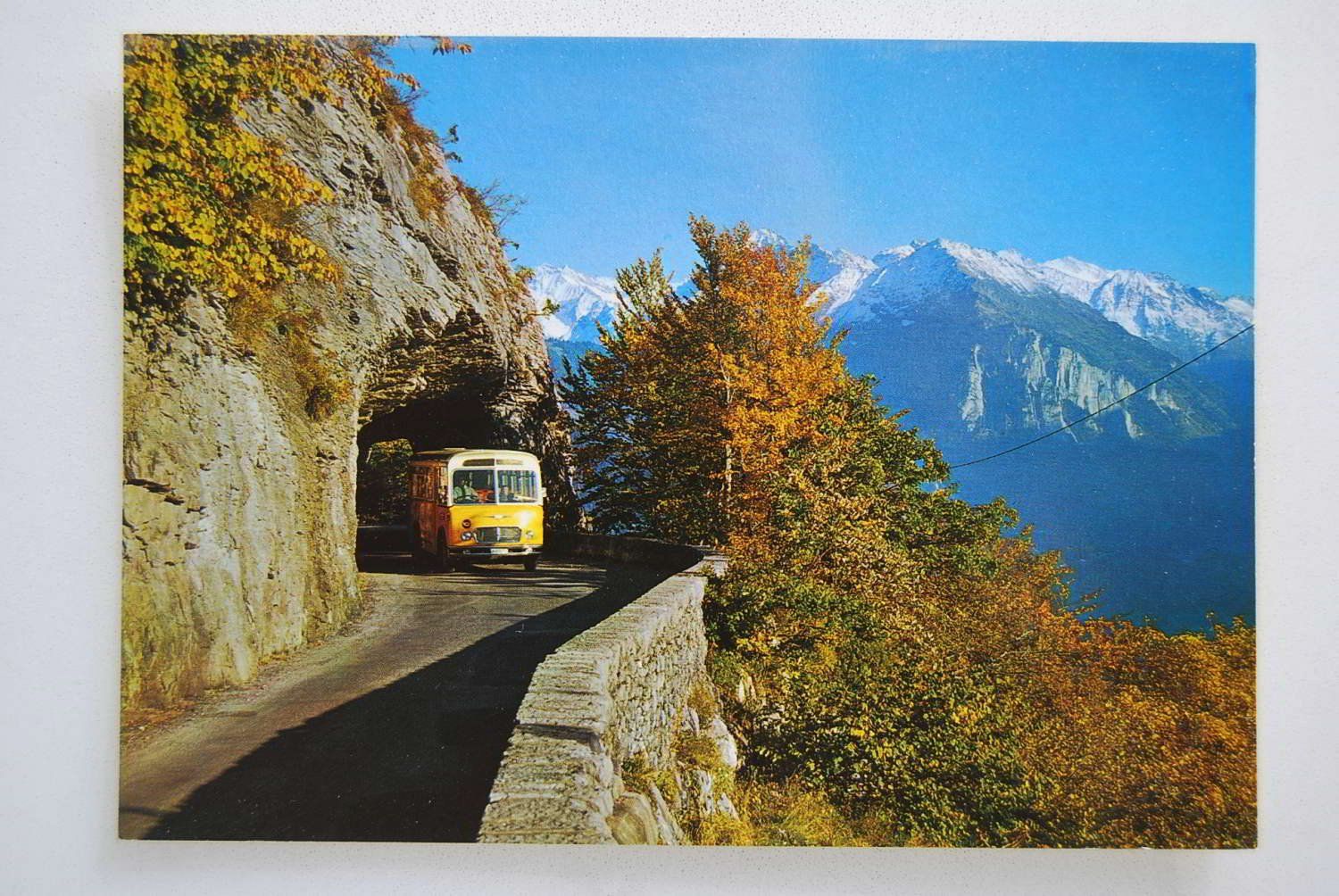Cartoline postali: AK Strasse Brünig - Hasliberg mit Postauto – Usato da Rüfenacht BE venduto da Toro06