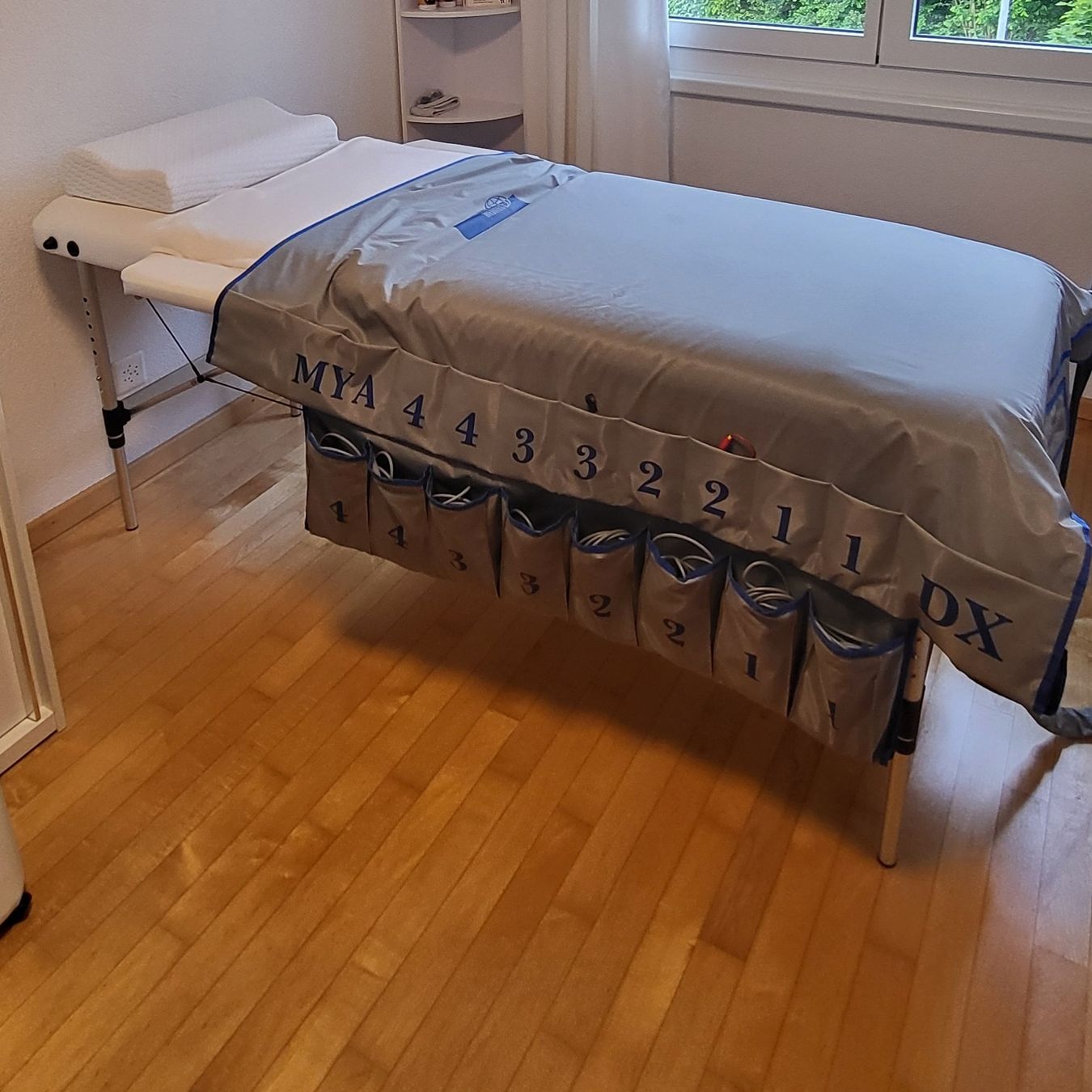 Lettini & sedie per cosmetici: DIVINIA Ultra System inkl. div. Zubehör – Usato da Uetikon am See venduto da jol_vjg9 1