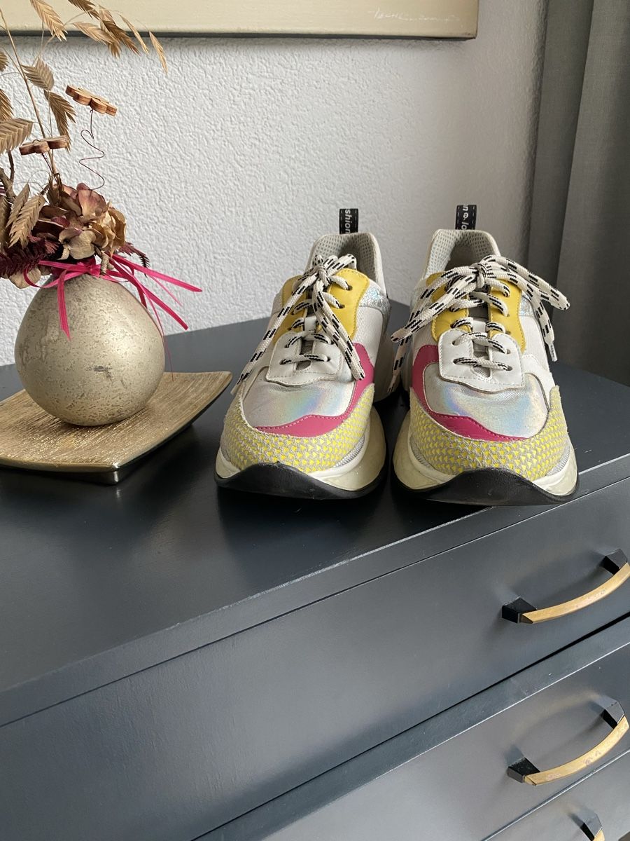 Scarpe da donna: Baskets de Meline ( 39p) – Usato da Echallens venduto da 1961zap