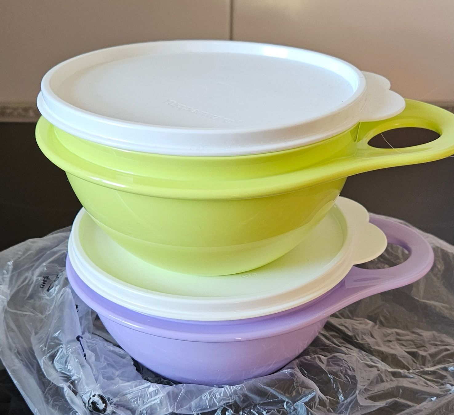 Tupperware Behälter & Ähnliches: 600ml Schüssel Set mit Henkel – Neu und originalverpackt aus Hasle b. Burgdorf von buddle32 1