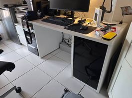 Hochwertiger Schreibtisch