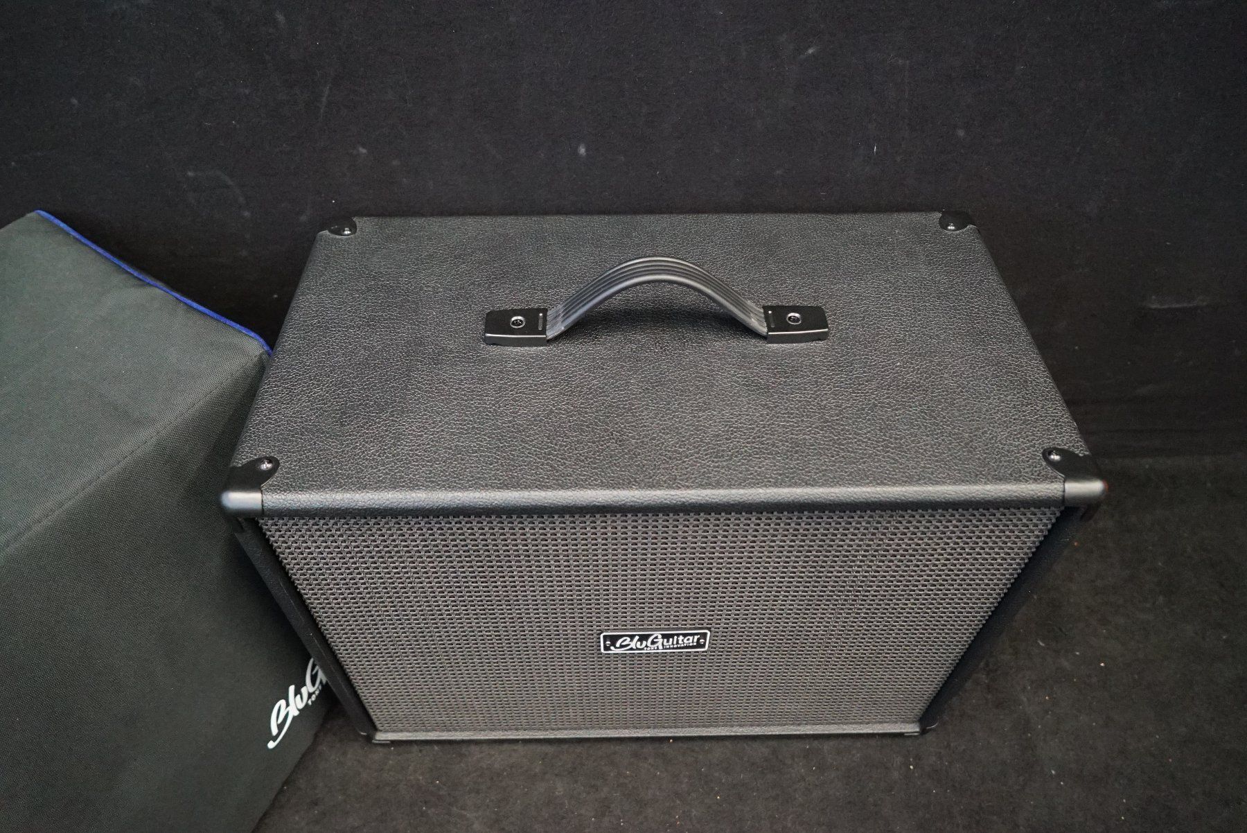 Amplificatori: BluGuitar Fat Cab 1x12'' Gitarrenbox – Usato da Ortschwaben venduto da Musictrade 2