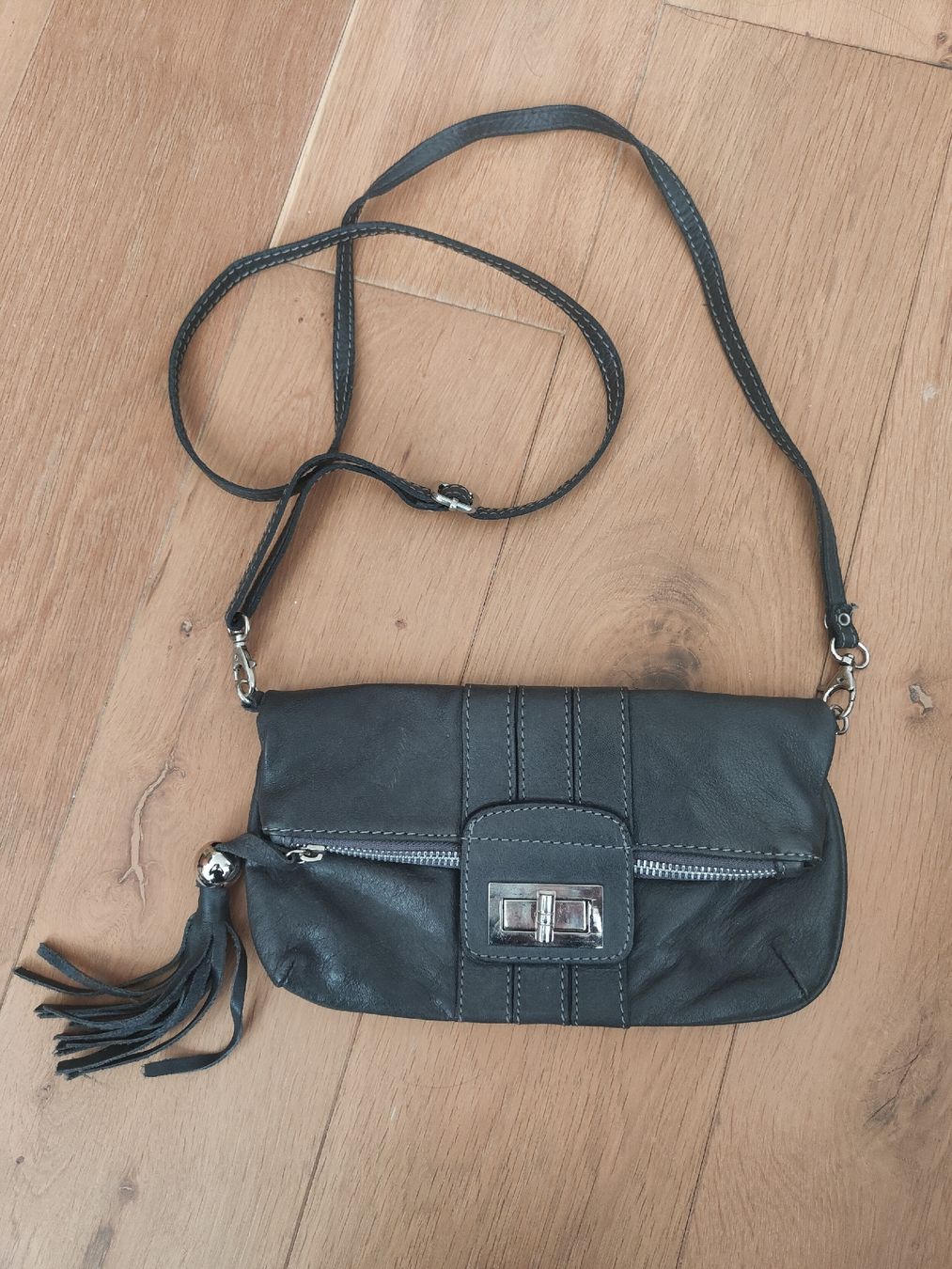 Borse da donna: Kleine graue Ledertasche – Usato da Zürich venduto da R-2015