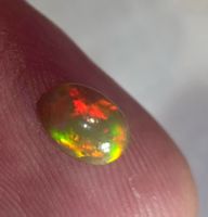 0,8 ct Welo Opale naturelle Reflets Arc-en-ciel