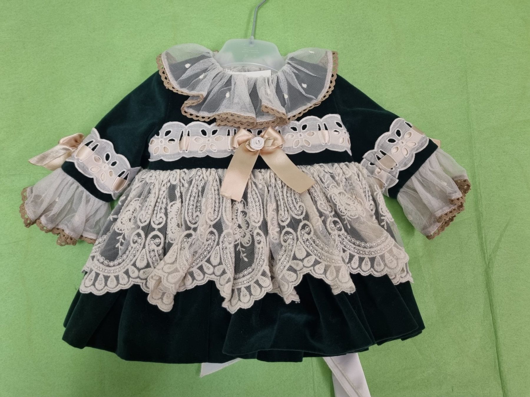 Vestiti & Gonne: Festtagskleid Baby ca. Grösse 62 – Usato da Schönenwerd venduto da Chez_Mimi