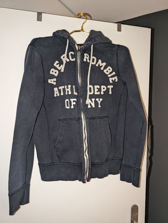 Kapuzenpullover