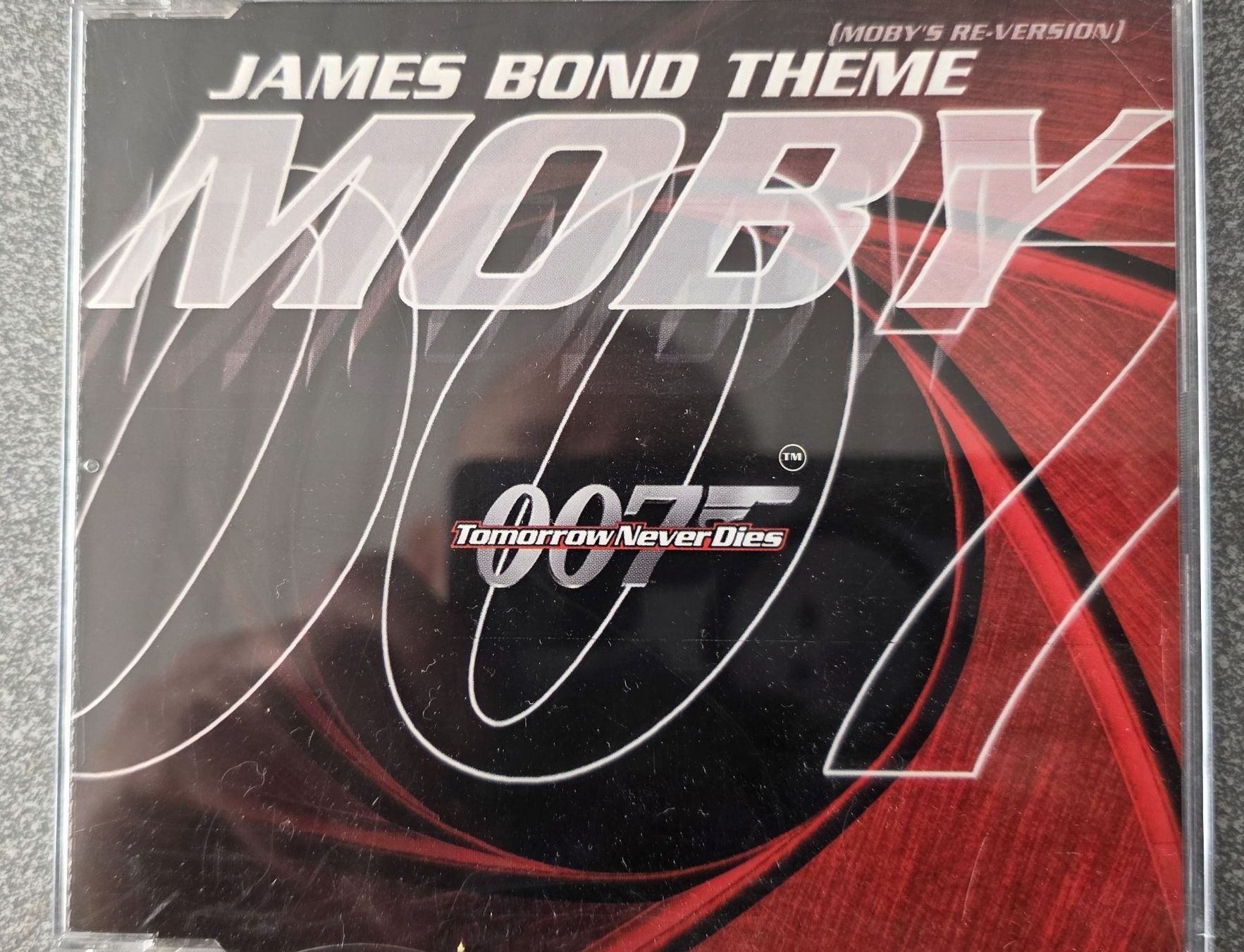 CDs: James Bond Moby - Original Motion Picture Soundtrack CD – Gebraucht aus Oetwil am See von fineli2