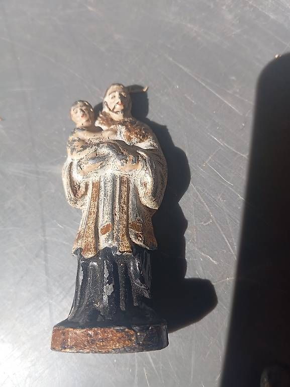 Skulpturen & Statuen: Kleine Heiligenfigur Mann mit Kind alt bemalt. – Gebraucht aus Basel von Petergunn