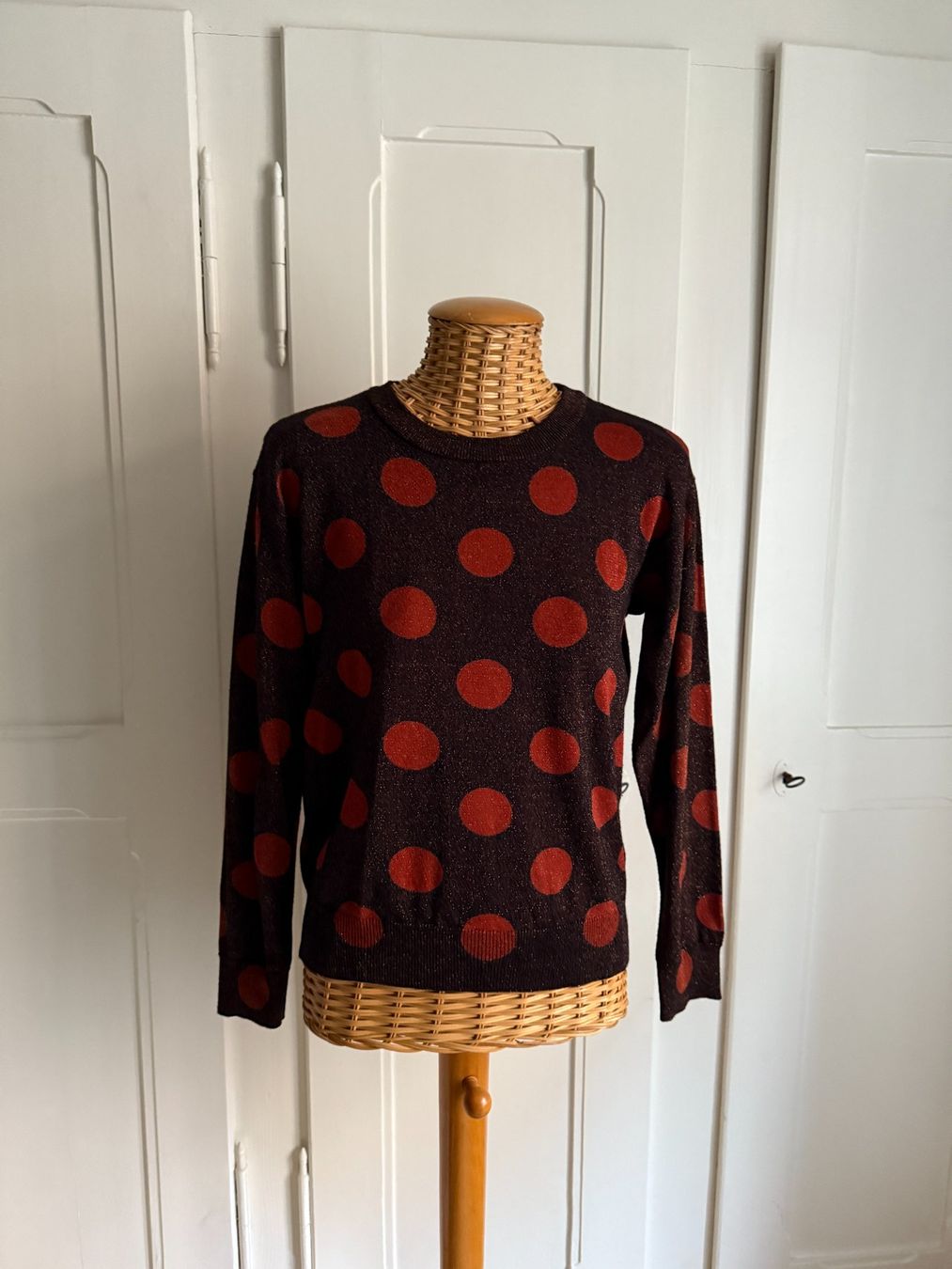 Maglioni & Felpe: NICE THINGS Paloma S. - Glitzer Pullover mit Punkten S – Usato da Zürich venduto da Diazaio