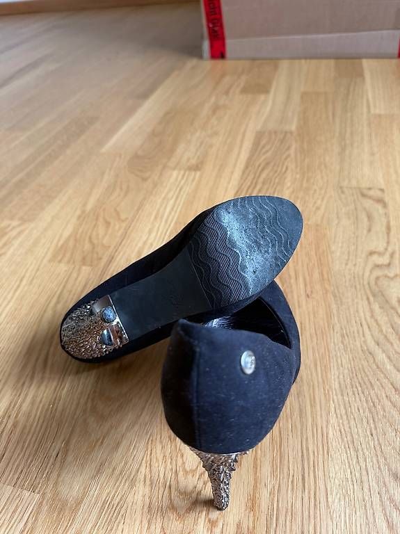 Scarpe da donna: Décolleté nere  – Usato da Massagno venduto da lad_cv7t 3