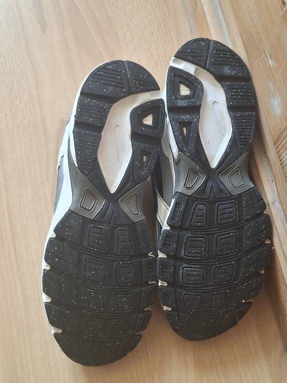 Nike Scarpe da uomo: Nike initiatior – Usato da Villarepos venduto da luc_s8cl 1