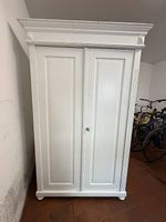 Massiver Holz Schrank (muss abgeholt werden)