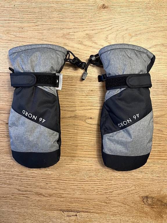 Kinderhandschuhe: Neue Fausthandschuhe N46 – Gebraucht aus Rifferswil von Dua