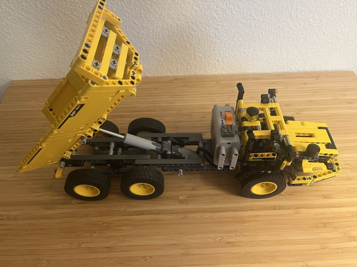 Lego Kit di costruzioni: LEGO Technic Hauler 8264 – Usato da Basel venduto da Palchyk 2