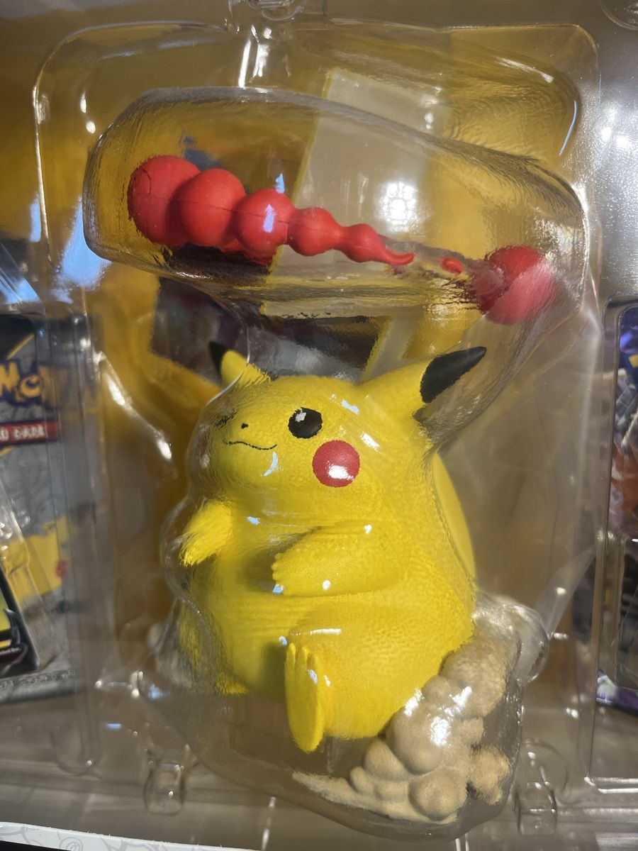 Pokémon Sammelbilder & Trading cards: Pokémon Celebrations Pikachu Vmax Box ungeöffnet – Neu und originalverpackt aus Trübbach von  4