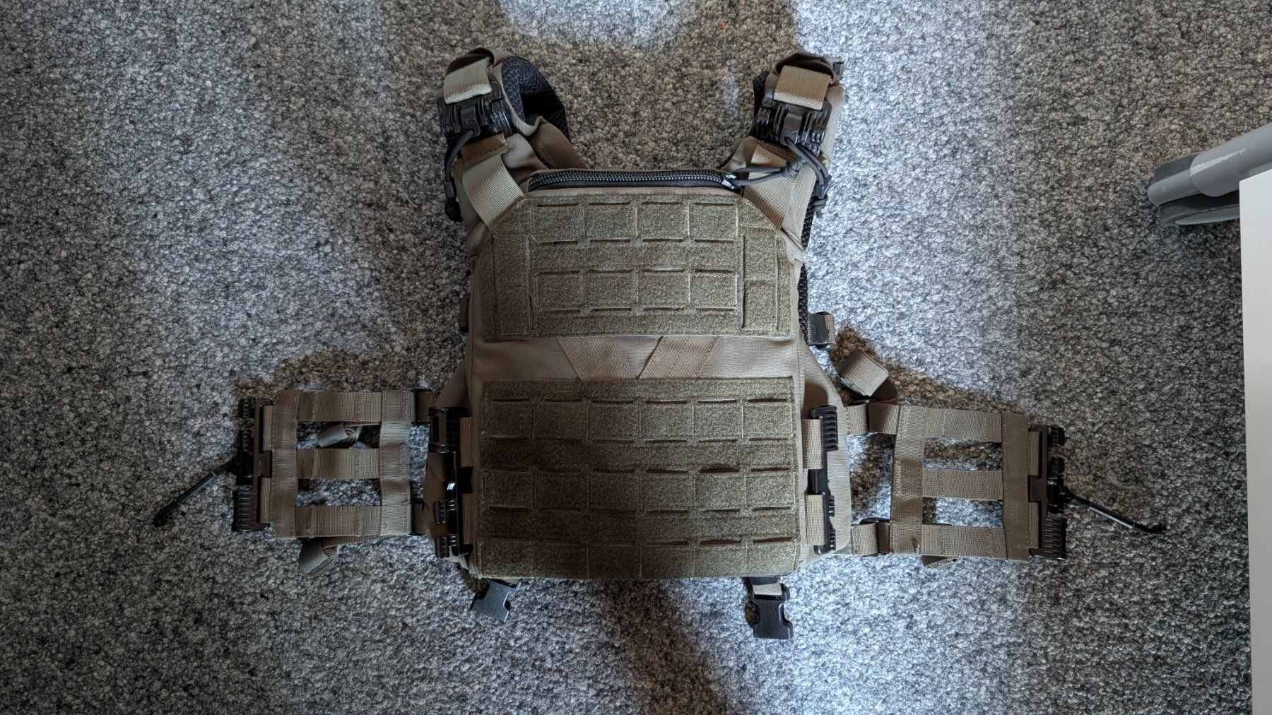 Protezioni & Imbottiture: Agilite K19 - Plate Carrier mit Backflap Adapter – Usato da Hemishofen venduto da ver_h78c 1