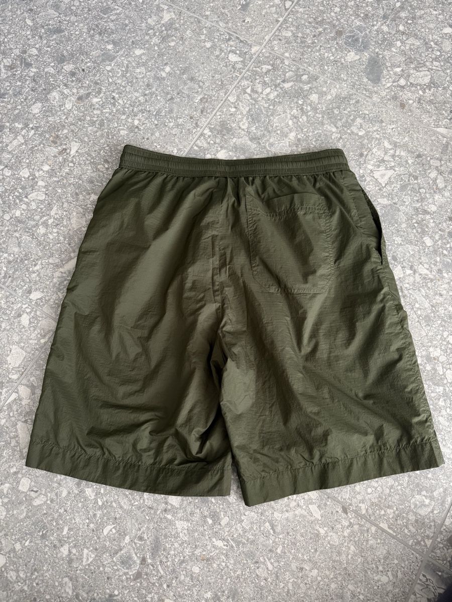 Acne Studios Pantaloni: ACNE STUDIOS Shorts olivgrün – Usato da Birmensdorf ZH venduto da nin.am 1