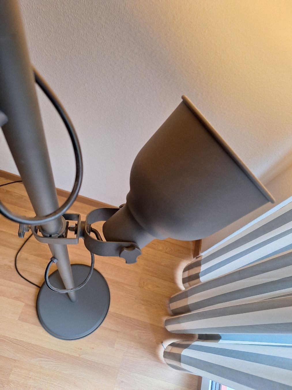 Ikea Lampen: IKEA HEKTAR Standleuchte 3er Spots – Gebraucht aus Zürich von jon_g8hw 3
