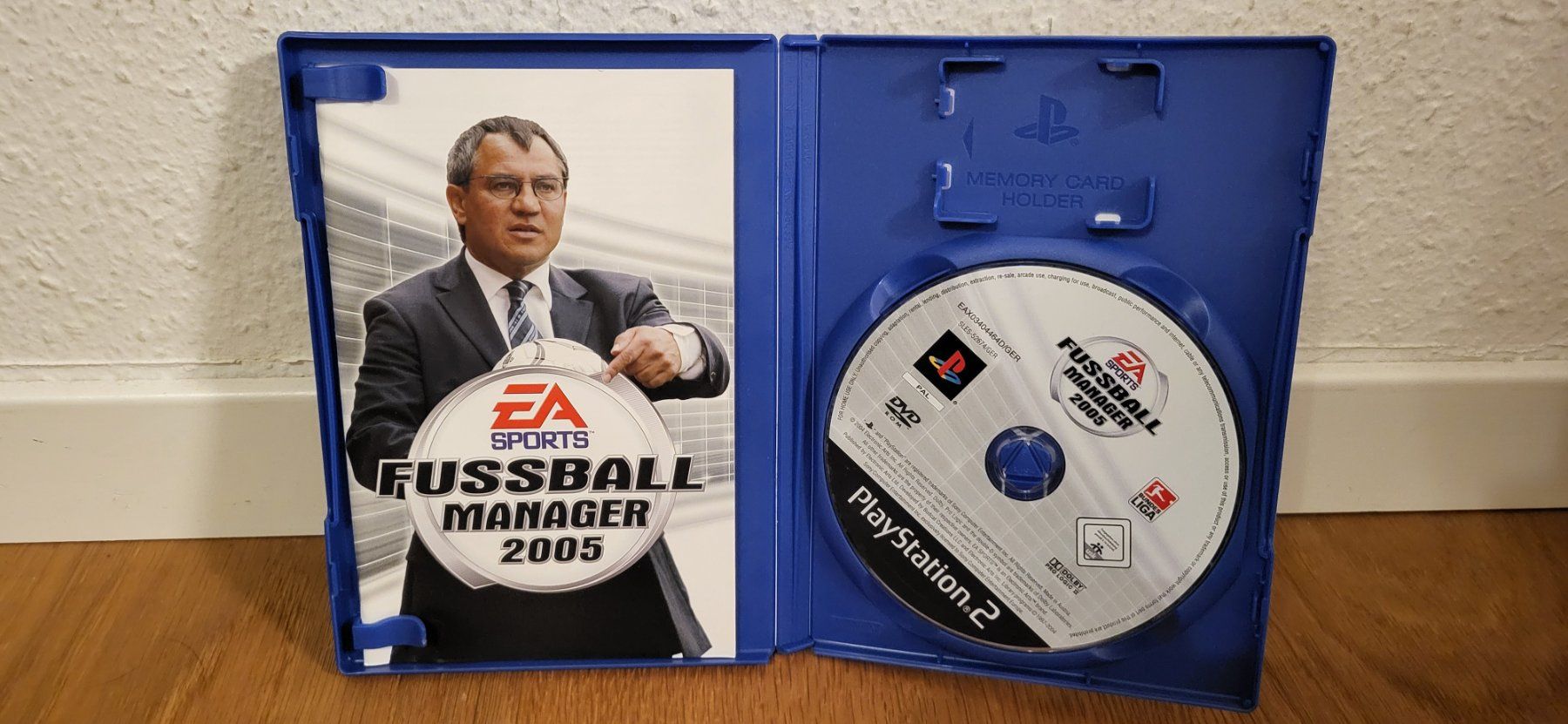 Sony Giochi: PS 2 - Fussball Manager 2005 – Usato da Münsingen venduto da DigitaleSpielecke 2