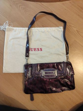 Guess Handtasche, Lila Herbst-Look, Modellierbar, Klatsch