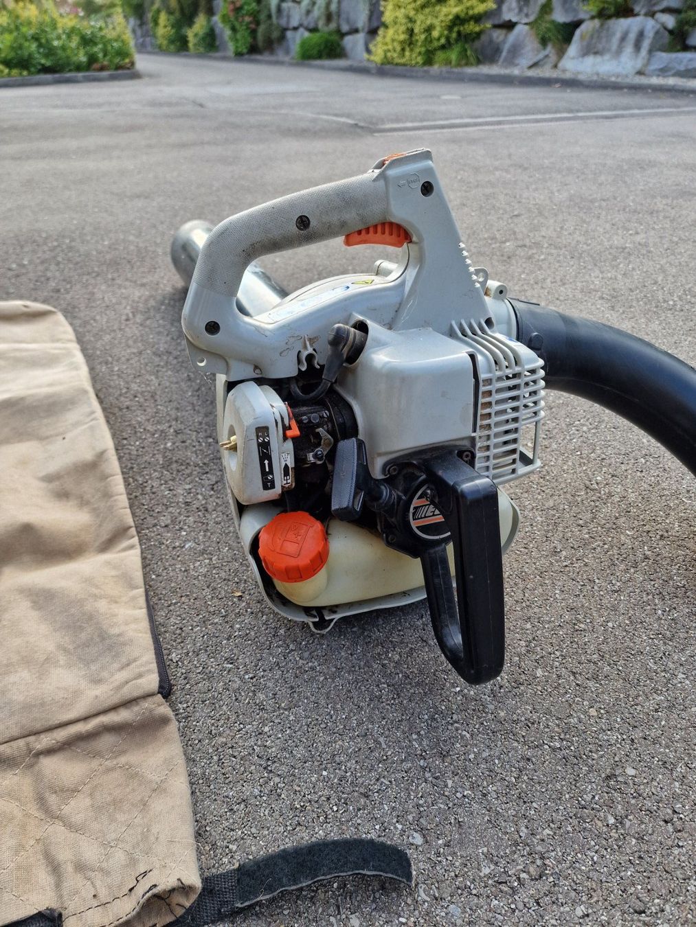 Trinciatrici: Benzin Saughäcksler ES-2400 shred 'n' vac – Usato da Buchrain venduto da Sssschaller 4