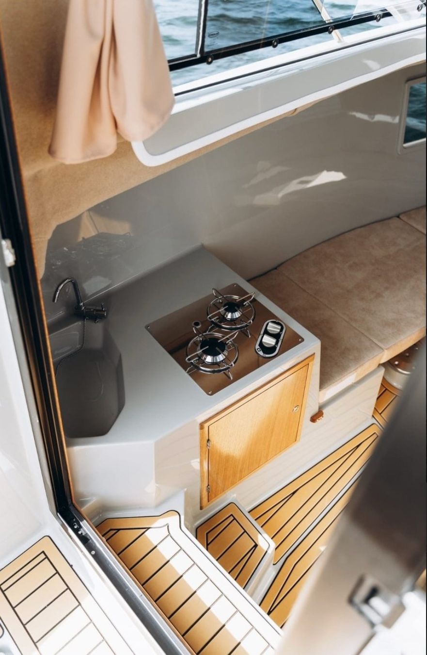 Barche: Pilothouse 775 mit Motor 200 PS V6 – Nuovo e nell'imballaggio originale da Quartino venduto da 5franc 6