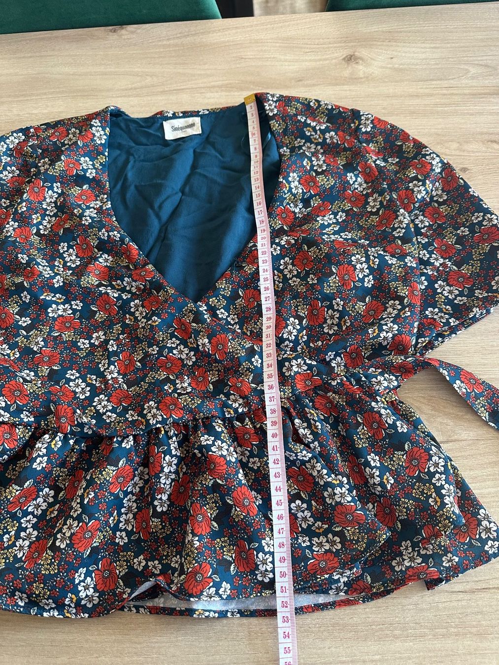 Top: Haut fleuri – Nuovo (secondo la descrizione) da Lausanne venduto da sou_w9bl