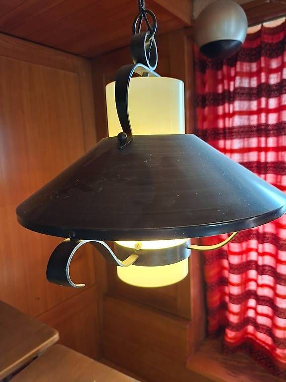 Lampadari & plafoniere: 4 Deckenleuchten / Lampen aus Restaurant Material Blech – Usato da Obfelden venduto da Foto_Bild_Kunst_Buch 1
