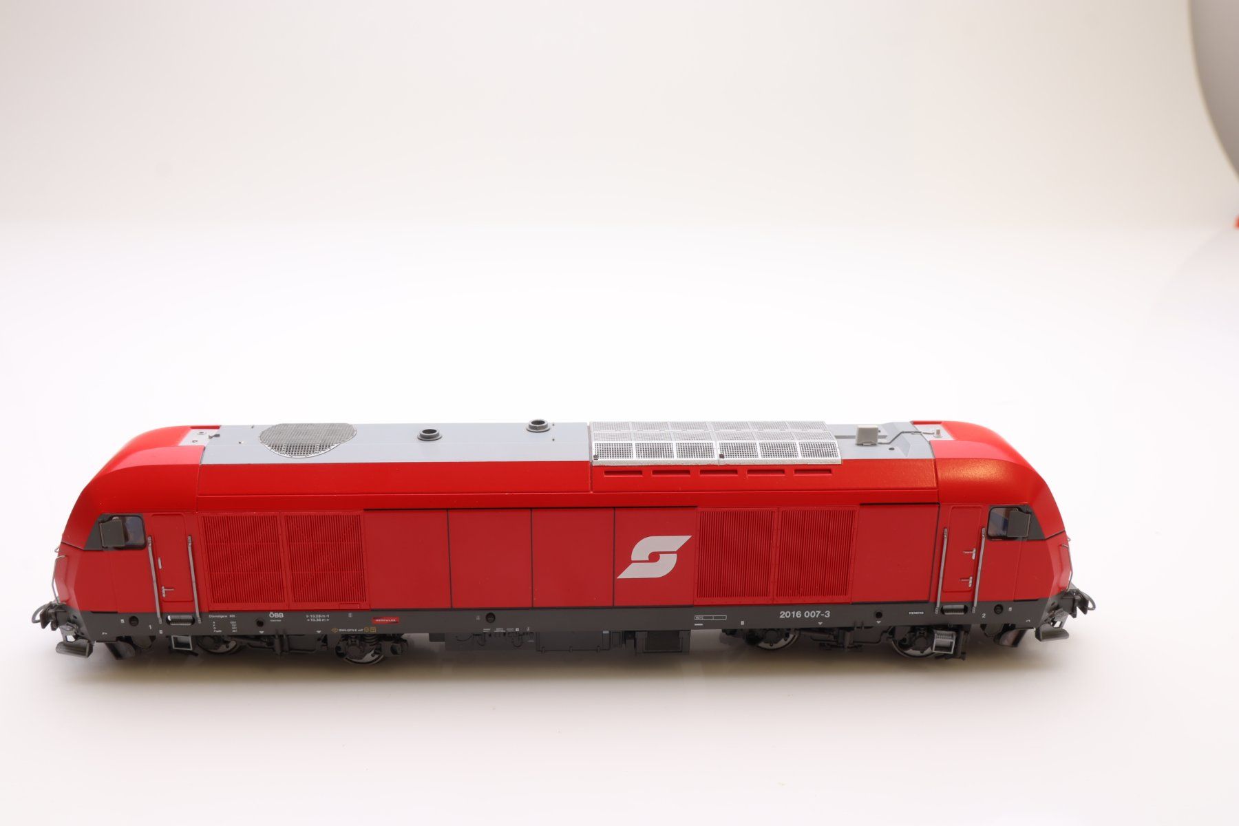 Roco Modellini di ferrovie: Roco 63400 ÖBB 2016 007-3 Lok DC, H0 – Usato da Ried (Muotathal) venduto da Modellbahn.swiss 2
