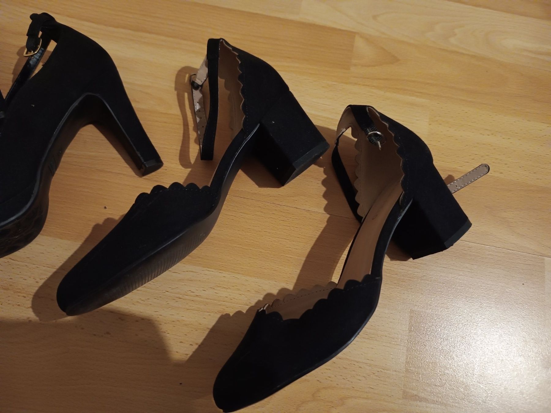 Scarpe da donna: Zwei schöne Schuhe grösse 36 schwarz – Usato da Pfäffikon SZ venduto da Elendir 2