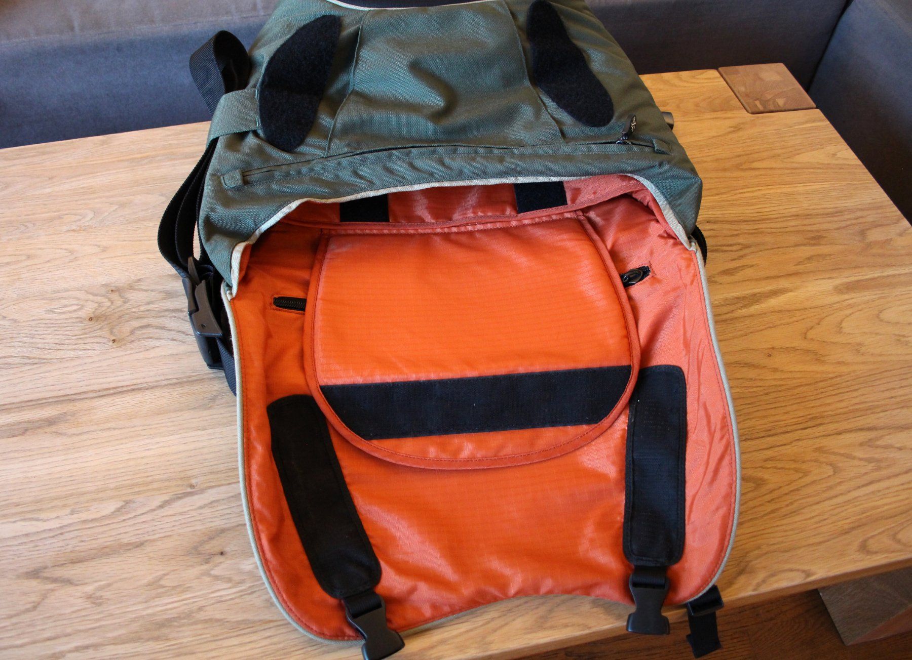 Borse: Crumpler "Very-Busy-Man" Notebook Bag – Usato da Münchenbuchsee venduto da Chaoo 2